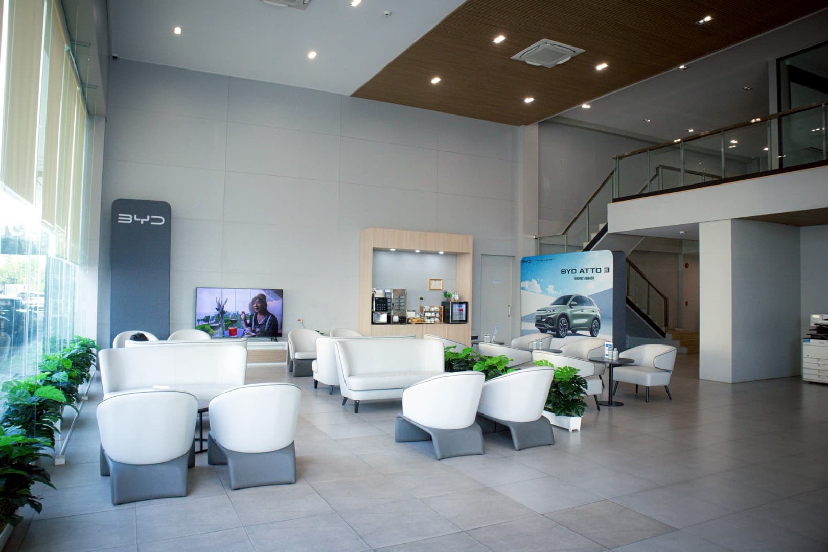 BYD Metromobile showroom 2